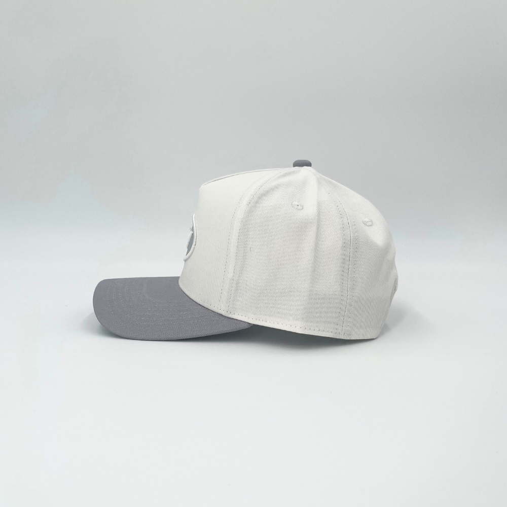 Invincible Exclusives INV Staple Logo Snapback || White / Gray